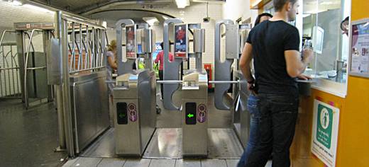 Porte antifraude en Matériaux Composites RATP
